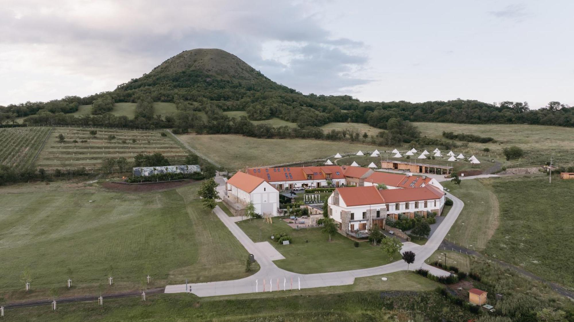 Oblik Resort Louny Esterno foto