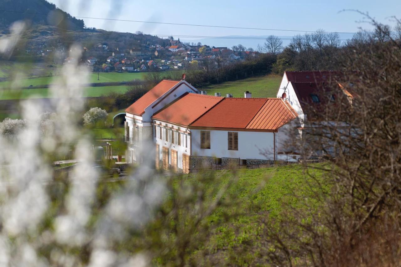 Oblik Resort Louny Esterno foto